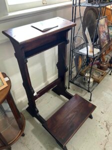 kneeler for praying